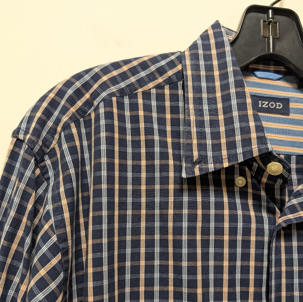 Izod Vintage Navy Plaid Preppy Button Down Shirt Men's M - Picture 4 of 13